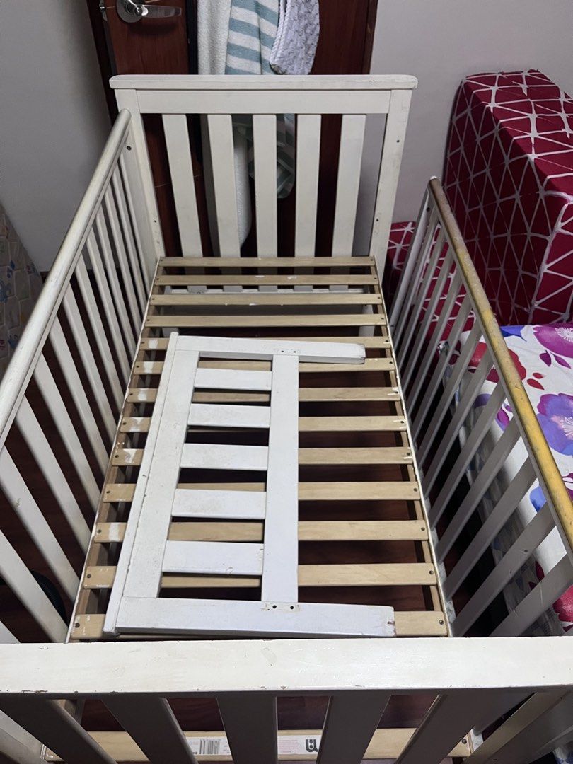 Mothercare convertible crib (Category: Cots & Cribs) located in Rizal. Submitted by ljnb111222 (Listing ID 1455805668, Image 3). Description: Mothercare crib convertible to toddler bed with mattress. Issue : kulang ng 4pcs screw yung malaki. Meron naman sa any hardware nun. Ir sa nuts and bolt RFS : no longer used / outgrown .