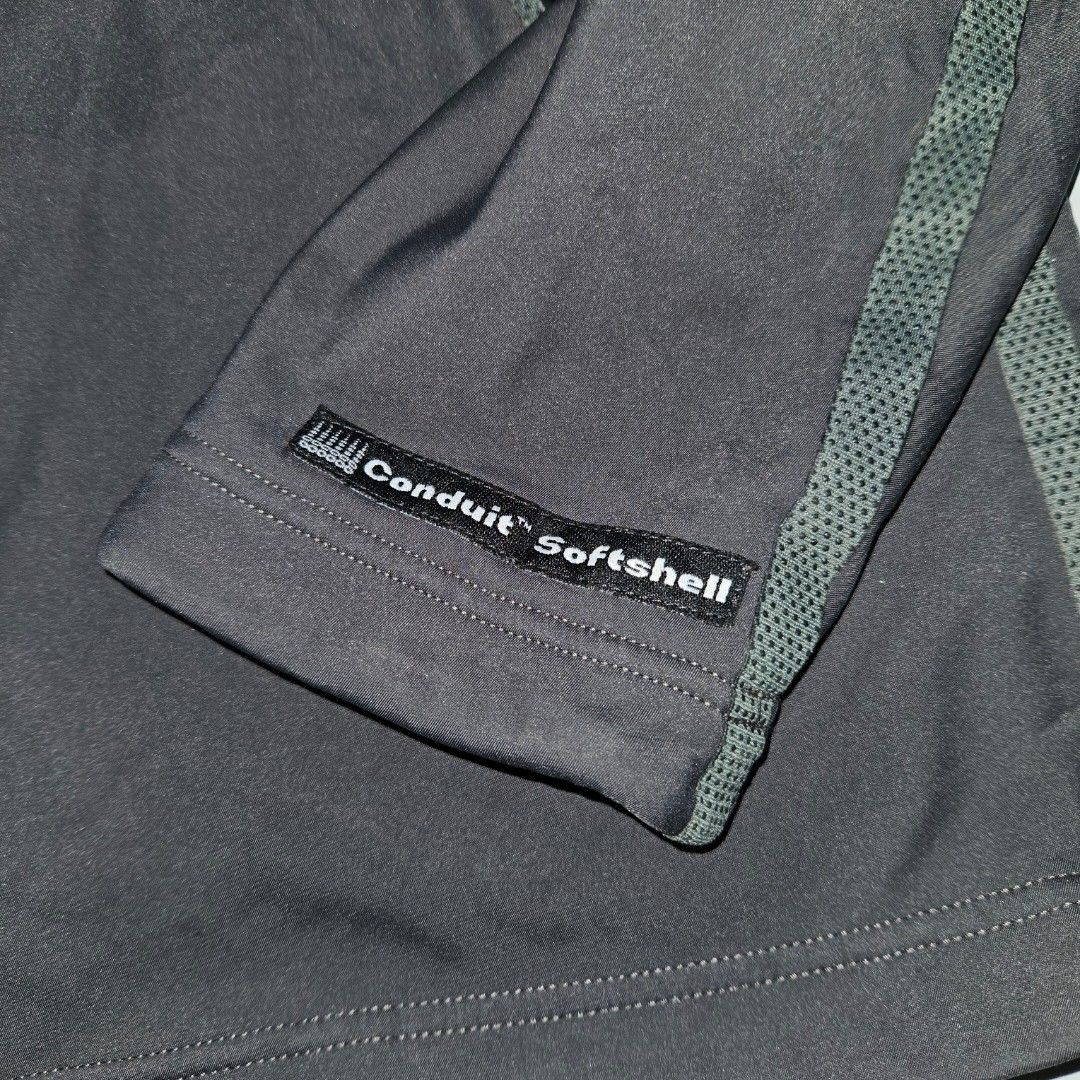 MOUNTAIN HARDWEAR CONDUIT SOFTSHELL WATERPROOF JACKET (Category: Coats, Jackets and Outerwear) located in Tagbilaran City. Submitted by grace.itw (Listing ID 1455717208, Image 3). Description: MOUNTAIN HARDWEAR CONDUIT SOFTSHELL WATERPROOF JACKET LIKE NEW XLARGE ON TAG 28x26 NO ISSUES FREE SHIPPING 1,550.