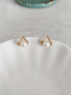 (Category: ) located in . Submitted by PearlBazaar (Listing ID 1455745121, Image 1). Description: .