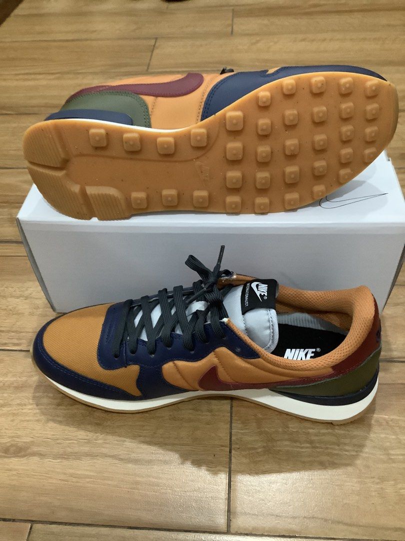 Nike Internationalist by you (Category: Casual Shoes) located in Manila. Submitted by rcruzm (Listing ID 1455693626, Image 2). Description: Selling a Nike Internationalist by you custom made shoe Size US 9.5 Bought $110 plus shipping RFS : wrong size .