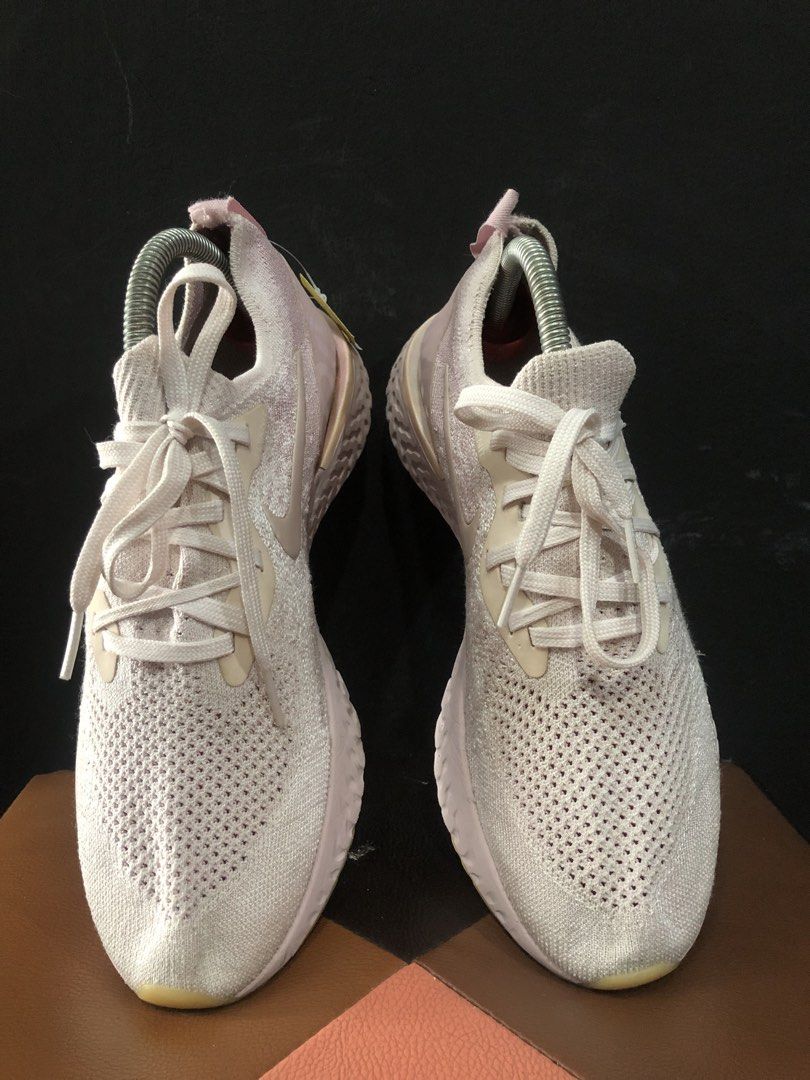Nike React Flyknit (Category: Sneakers) located in Sungai Mati. Submitted by af_hype_store (Listing ID 1455767754, Image 2). Description: 6.5 UK 40.5 EUR 25.5 CM.