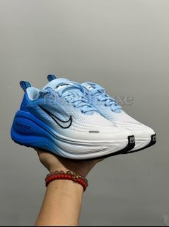 (Category: ) located in . Submitted by fashion.luxe (Listing ID 1455825477, Image 1). Description: .