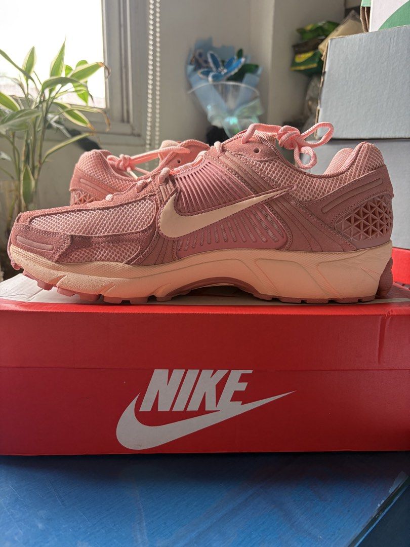 Nike Zoom Vomero 5 “Red Stardust” (Category: Sneakers) located in Mandaluyong City. Submitted by jpami03 (Listing ID 1455695647, Image 2). Description: Good as new Downsizing Too big for me Negotiable Location: Novaliches, QC.