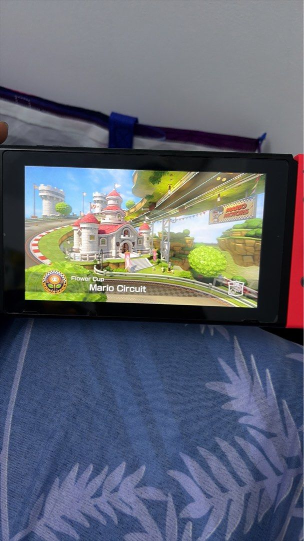 Nintendo Switch with games (Category: Nintendo) located in Kuala Lumpur. Submitted by farhanhadif (Listing ID 1455810708, Image 3). Description: Feel free to ask.