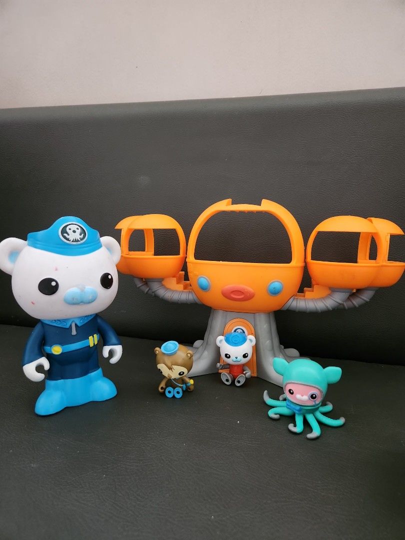 Octonauts Octoray Octopod (Category: Kids Toys) located in Makati City. Submitted by jstreasuredfinds (Listing ID 1455707461, Image 3). Description: Take all octonauts bundle Makati.