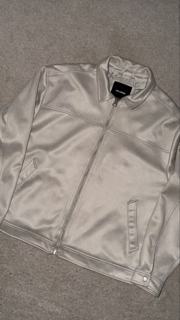 Original Pull & Bear Jacket (Category: Coats, Jackets and Outerwear) located in Jenjarom. Submitted by vvian (Listing ID 1455773897, Image 1). Description: WANT TO SELL Original Pull & Bear Jacket Colour : Cream Sizing : 2XL(Pit25/L29) Condition : 9/10(rarely wear it) Bought It For Rm400++ Now Selling Rm249(Slightly Negotiable) .