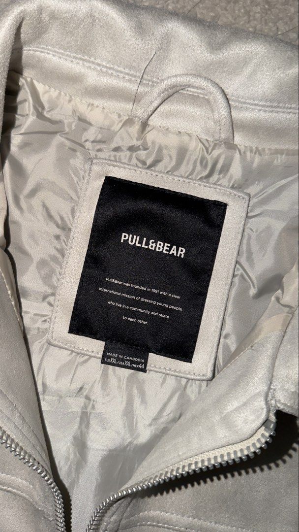 Original Pull & Bear Jacket (Category: Coats, Jackets and Outerwear) located in Jenjarom. Submitted by vvian (Listing ID 1455773897, Image 2). Description: WANT TO SELL Original Pull & Bear Jacket Colour : Cream Sizing : 2XL(Pit25/L29) Condition : 9/10(rarely wear it) Bought It For Rm400++ Now Selling Rm249(Slightly Negotiable) .