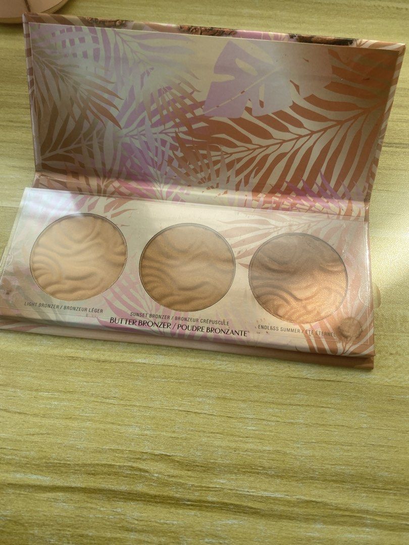Physicians Formula Murumuru Butter Bronzer Palette Limited Edition (Category: Makeup) located in Manila. Submitted by cheese210 (Listing ID 1455680130, Image 2). Description: - Limited Edition Physicians Formula Murumuru Butter Bronzer Palette - Includes 3 shades: Light Bronzer, Sunset Bronzer, and Endless Summer - Features a creamy, butter-like texture - Perfect for adding warmth and a healthy glow to your complexion - Great for travel or trying