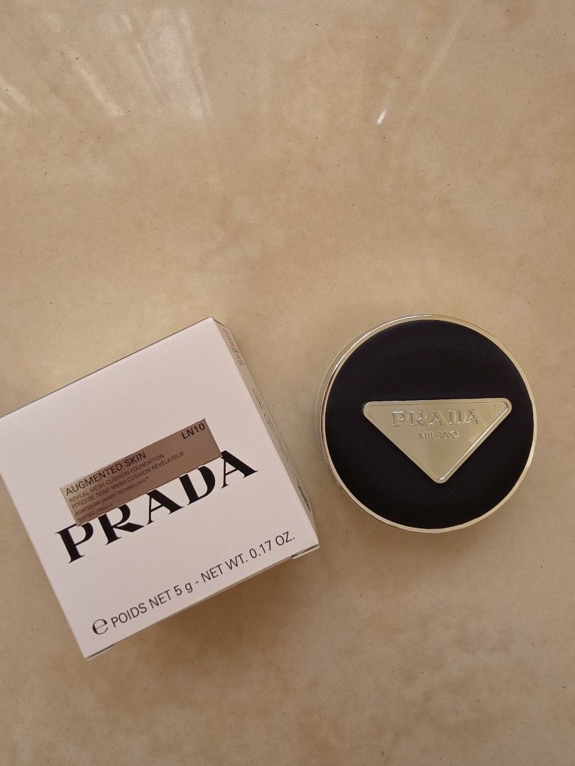PRADA Augmented Skin Foundation Cushion LN10, 美容＆個人護理, 健康