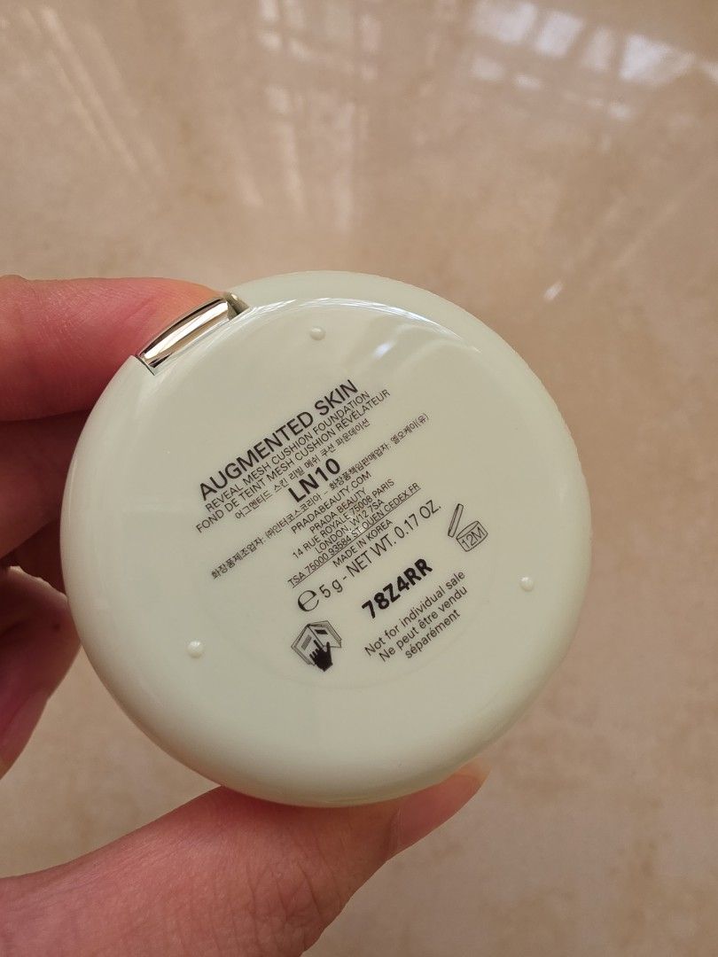 PRADA Augmented Skin Foundation Cushion LN10, 美容＆個人護理, 健康
