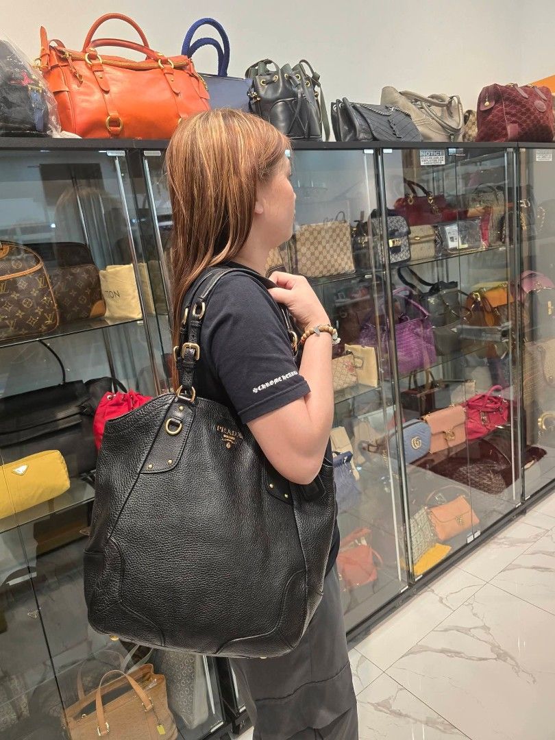 Prada Vitello Daino Shoulder Bag (Category: Luxury Bags & Wallets) located in Davao. Submitted by SecondhandItems97 (Listing ID 1455735275, Image 3). Description: Large size Includes Prada dustbag💯💯.