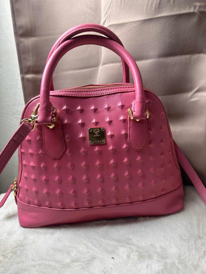 Preloved Mcm (Category: Luxury Bags & Wallets) located in Butuan. Submitted by leah_31.1994 (Listing ID 1455758235, Image 2). Description: preloved ukay source.
