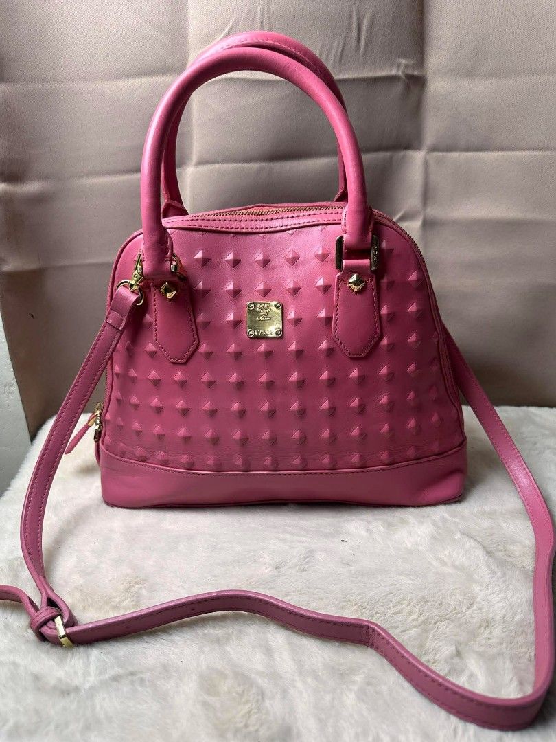 Preloved Mcm (Category: Luxury Bags & Wallets) located in Butuan. Submitted by leah_31.1994 (Listing ID 1455758235, Image 1). Description: preloved ukay source.