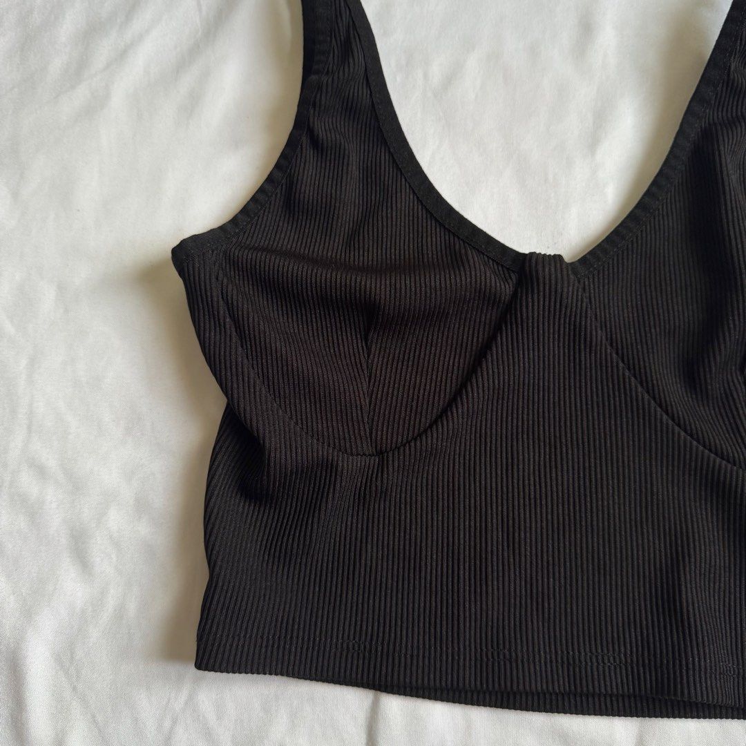 Primark Ribbed Black Top (Category: Sleeveless) located in Santa Rosa. Submitted by ceyllective (Listing ID 1455751419, Image 3). Description: .