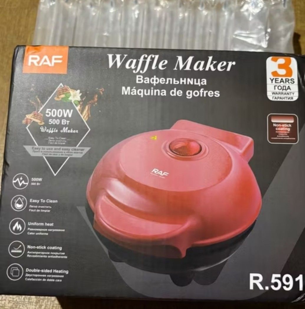 RAF Waffle Maker 500W Non-stick Coating (Category: Cookware & Accessories) located in Manila. Submitted by ljaneee (Listing ID 1455798775, Image 3). Description: - RAF Waffle Maker - 500W Power - Non-stick coating for easy cleaning - Double-sided heating for even cooking - Includes instruction manual - Perfect for breakfast and snacks.