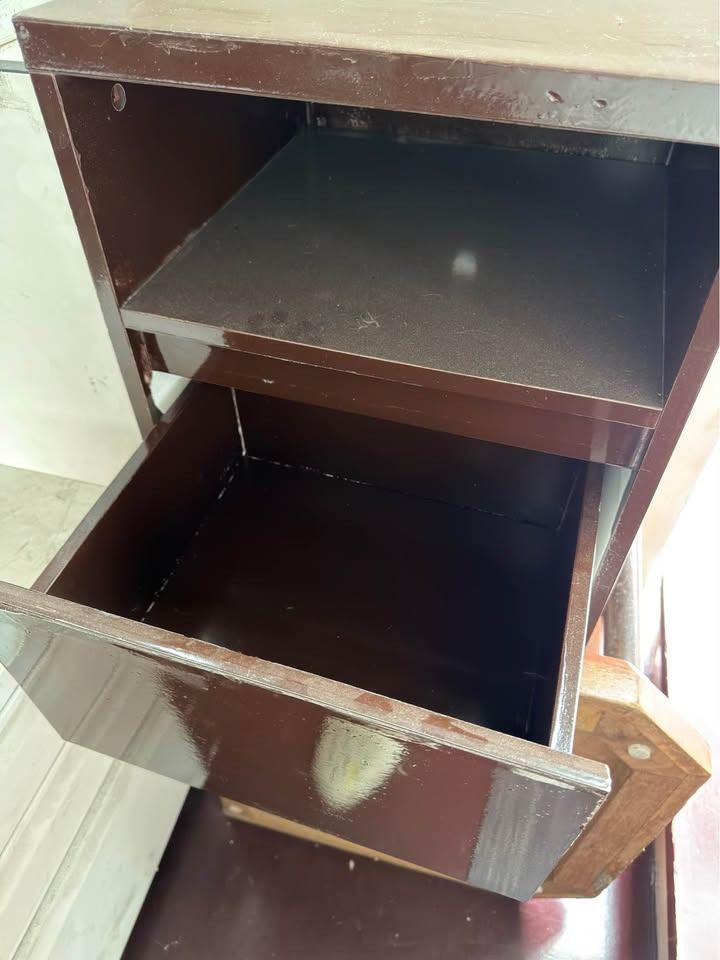 Refurbished Brown Drawer Storage Organizer Side Table with Cabinet (Category: Shelves, Cabinets & Racks) located in Pasay City. Submitted by enrico_appliances (Listing ID 1455796141, Image 3). Description: BROWN DRAWER STORAGE ORGANIZER 📏 Product Dimensions: • Width: 40 cm • Length: 40 cm • Height: 50 cm Perfect for organizing clothes, toys, books, household items, and other essentials. Its compact design makes it ideal for bedrooms, living room