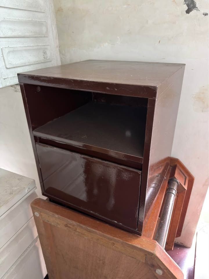 Refurbished Brown Drawer Storage Organizer Side Table with Cabinet (Category: Shelves, Cabinets & Racks) located in Pasay City. Submitted by enrico_appliances (Listing ID 1455796141, Image 2). Description: BROWN DRAWER STORAGE ORGANIZER 📏 Product Dimensions: • Width: 40 cm • Length: 40 cm • Height: 50 cm Perfect for organizing clothes, toys, books, household items, and other essentials. Its compact design makes it ideal for bedrooms, living room