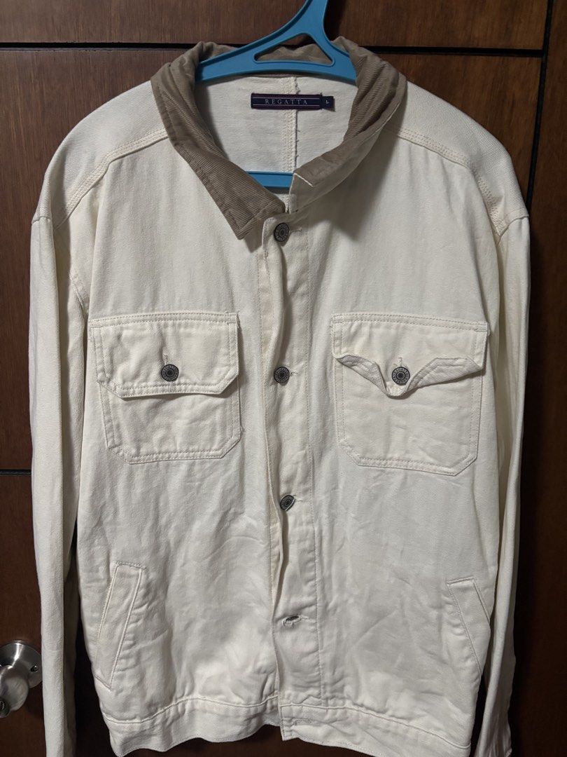 Regatta Cream Denim Jacket with Brown Collar Size L (Category: Coats, Jackets and Outerwear) located in Muntinlupa City. Submitted by kdloading (Listing ID 1455733604, Image 1). Description: .