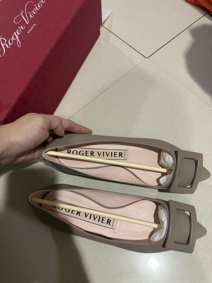 Roger Vivier Gommettine 36 (Category: Sneakers & Footwear) located in Quezon City. Submitted by steph_hgo (Listing ID 1455735169, Image 3). Description: Used once only Runs big (best fits 36.5-37) Leather Bought in Greenbelt for 45k No major issues Comes with original box and shoe pouch.