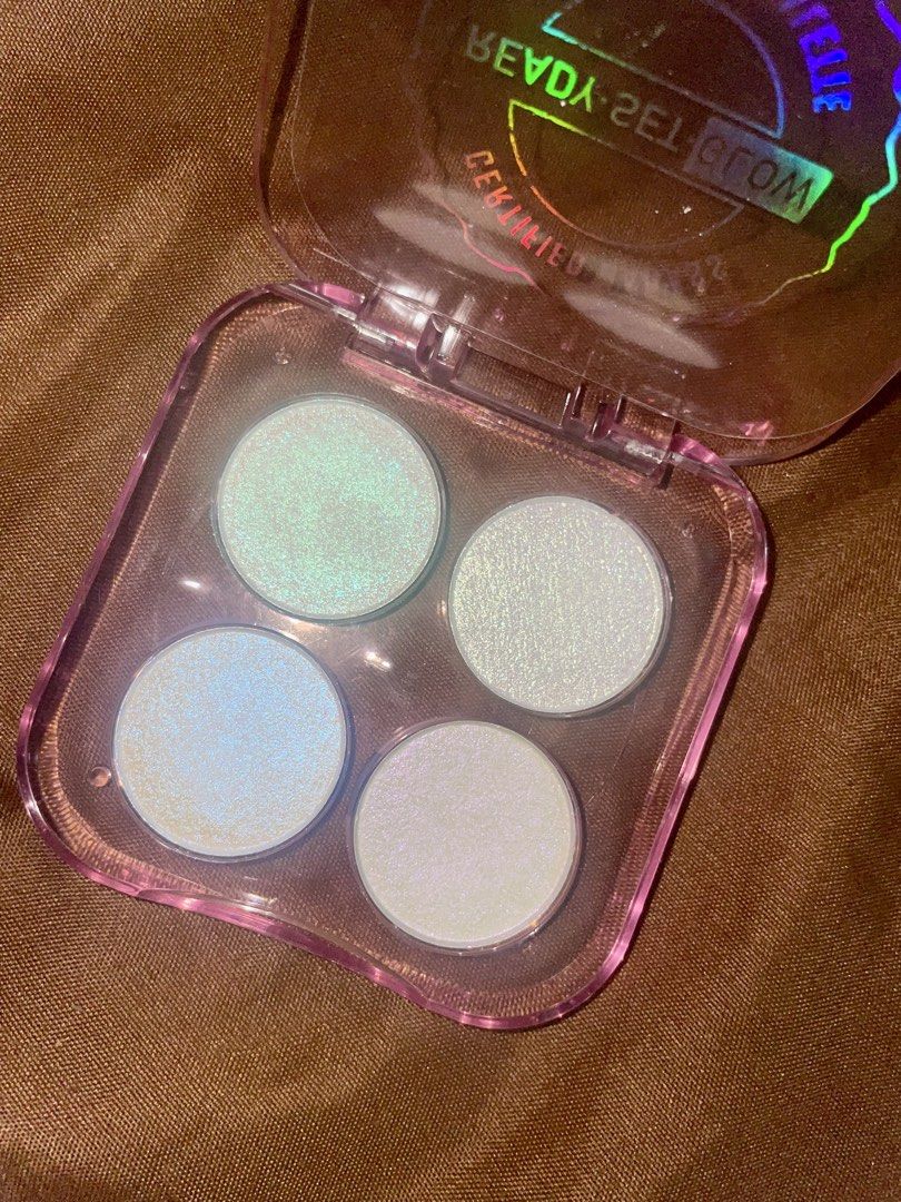 RSG Eyeshadow Used Once (Category: Makeup) located in Rizal. Submitted by massivedecluttering (Listing ID 1455818318, Image 2). Description: .