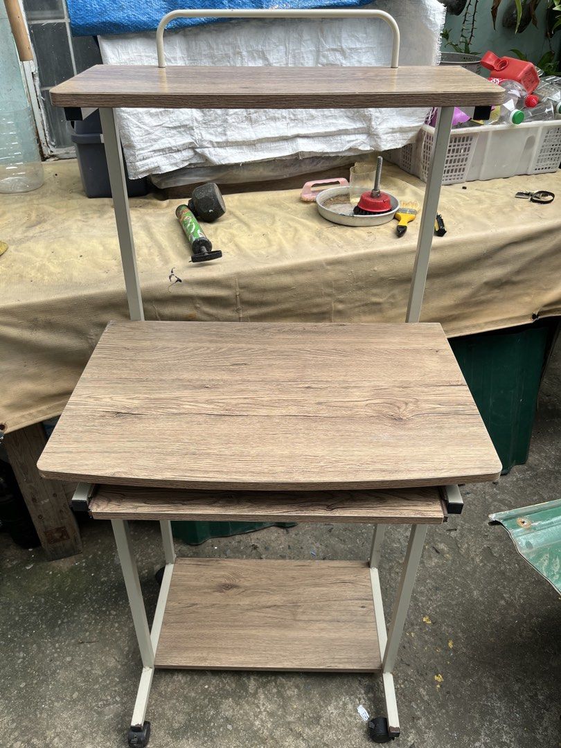 San-Yang Computer Table With Caster Light Oak (Category: Office Furniture & Fixtures) located in Pasig City. Submitted by scarfkasa (Listing ID 1455760188, Image 2). Description: PLEASE CHECK ALL PHOTOS FIRST THANK YOU. i can also send a video para makita yung issue sa sliding keyboard drawer. perfect for small spaces. matagal ng di nagamit so nag accumulate na ng rust and grimes yung ibang part but still very decent looking na computer tower des