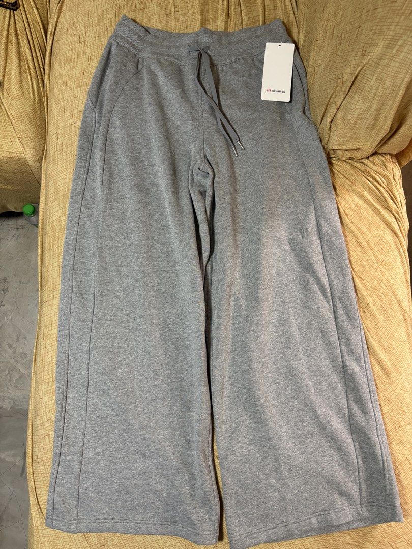 Scuba Mid-Rise wide leg pants regular *on hand* (Category: Other Bottoms) located in Las Pinas. Submitted by ziggyt (Listing ID 1455751249, Image 1). Description: On hand and ready to ship. Guaranteed original from Canada. Color: grey Item posted are not affiliated with brand..