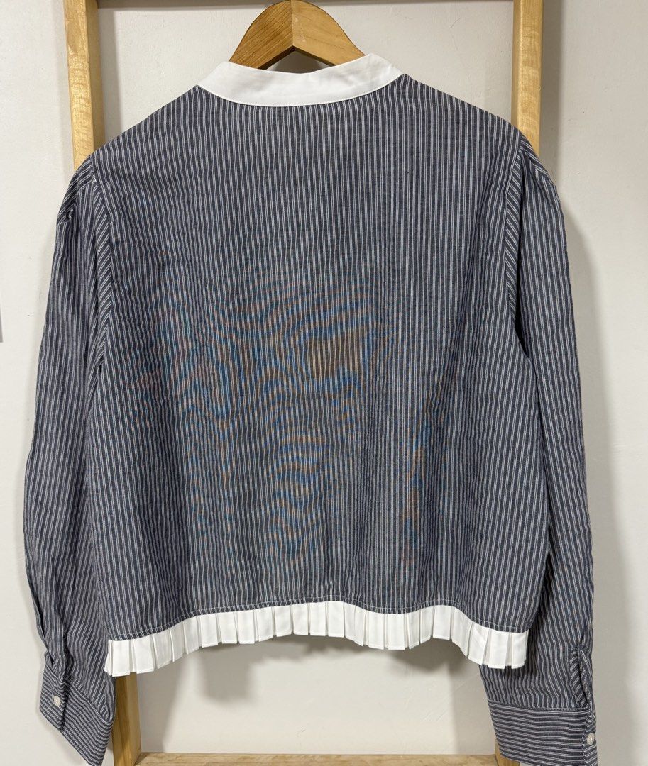Striped Button Down Longsleeves Blouse (Category: Blouses) located in Bulacan. Submitted by prelovedbyabu (Listing ID 1455777151, Image 2). Description: 3XL on Tag Fits XL to XXL.