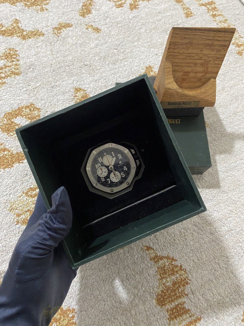 Table clock (AP) (Category: Watches) located in Kuala Lumpur. Submitted by dani8594 (Listing ID 1455745009, Image 2). Description: Collector items. an AP table clock New battery needed Complete with box .