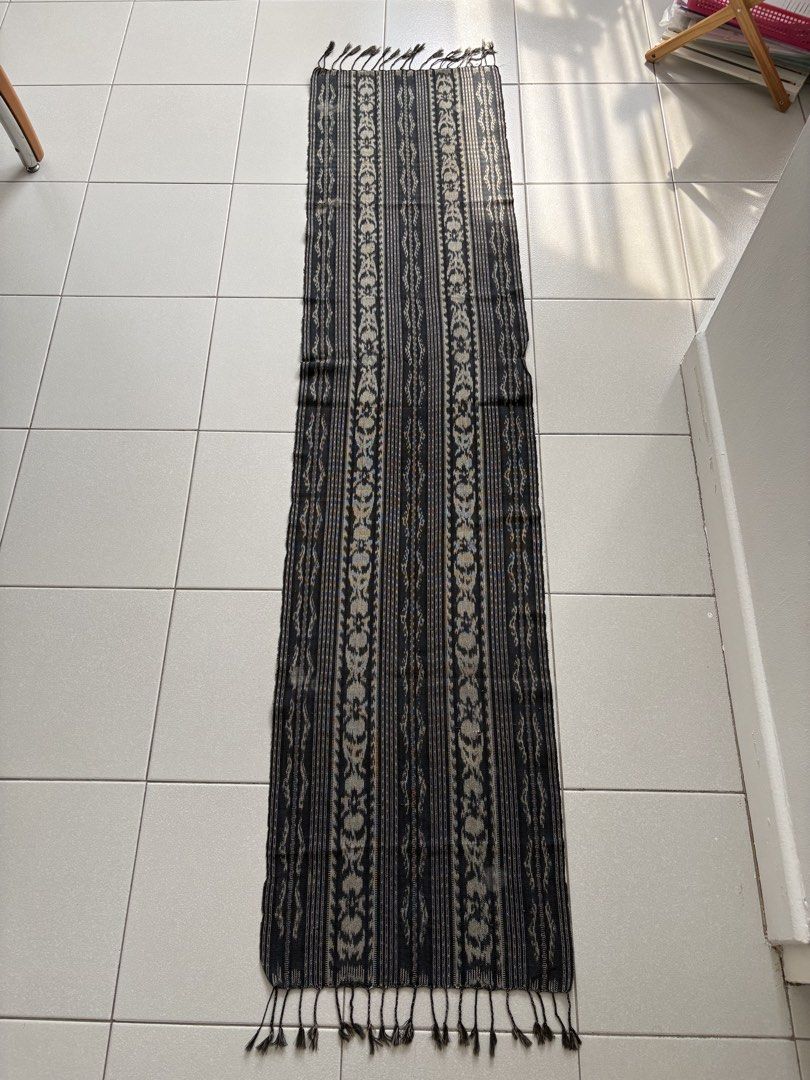 Table Runner (Category: Carpets & Mats) located in Singapore. Submitted by changi.bestone (Listing ID 1455684829, Image 1). Description: 180 cm x 42 cm.