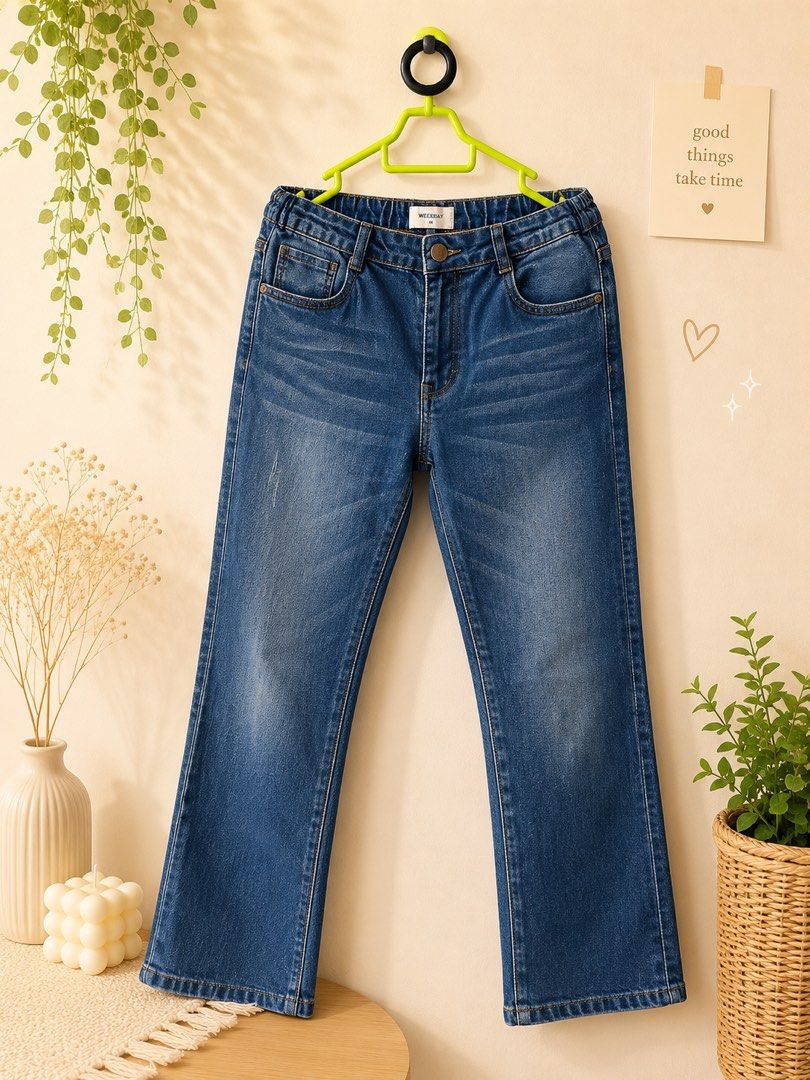 Tiny Button Jeans (Category: Jeans & Leggings) located in Kuala Lumpur. Submitted by frzzty (Listing ID 1455764282, Image 1). Description: .