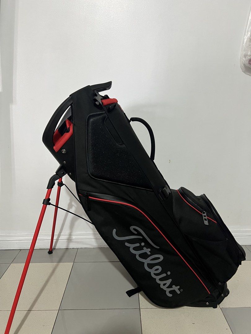 Titleist Hybrid 14 Black/Black/Red (Category: Golf) located in Pasay City. Submitted by shansey21 (Listing ID 1455716318, Image 1). Description: For sale!! Titleist Hybrid 14 Black/Black/Red good as new / 9/10 condition ( no double strap included ) missing no head cover with rain cover Selling for 16,000 pesos only! Vitocruz Taft Malate Manila Pick up or Lalamove Car.