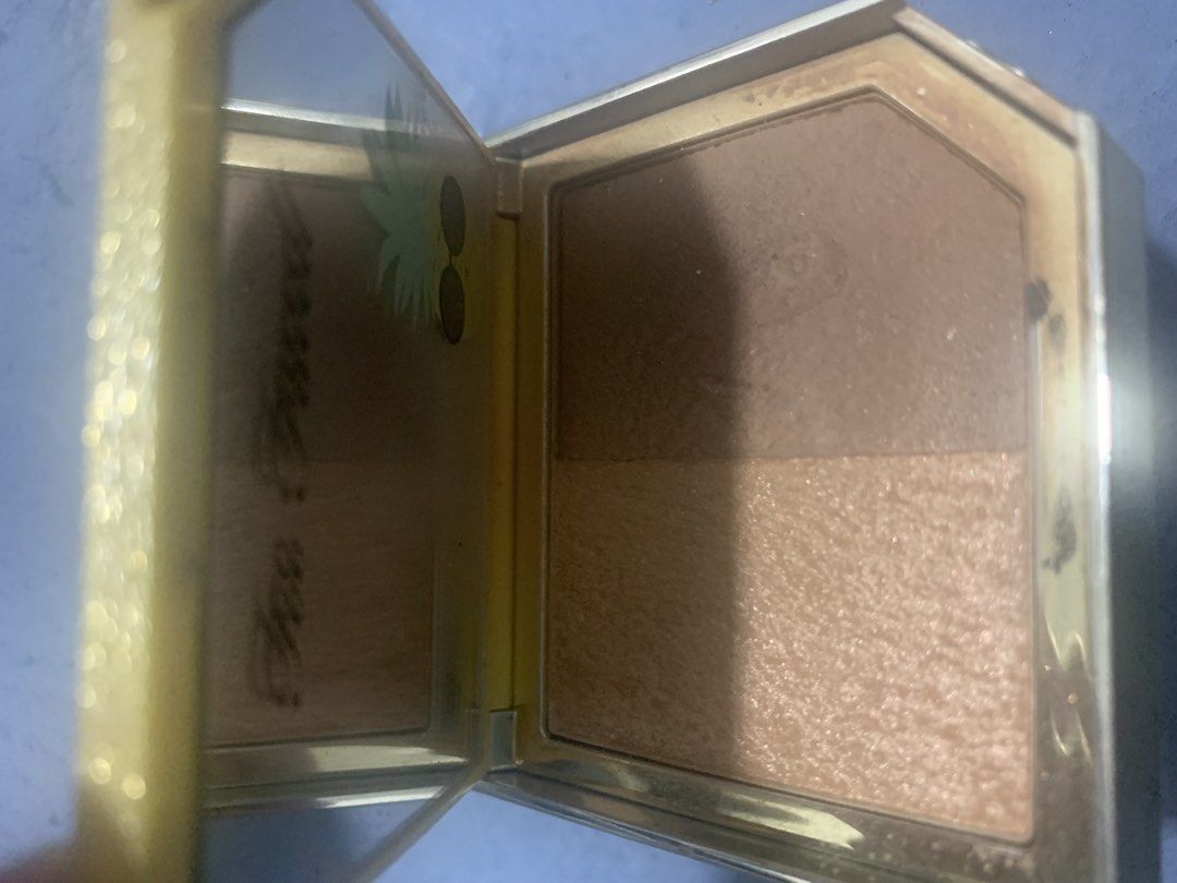 Too faced makeup bronzer (Category: Makeup) located in Quezon City. Submitted by prelovedsaleitems (Listing ID 1455677376, Image 3). Description: 70-80 % left.