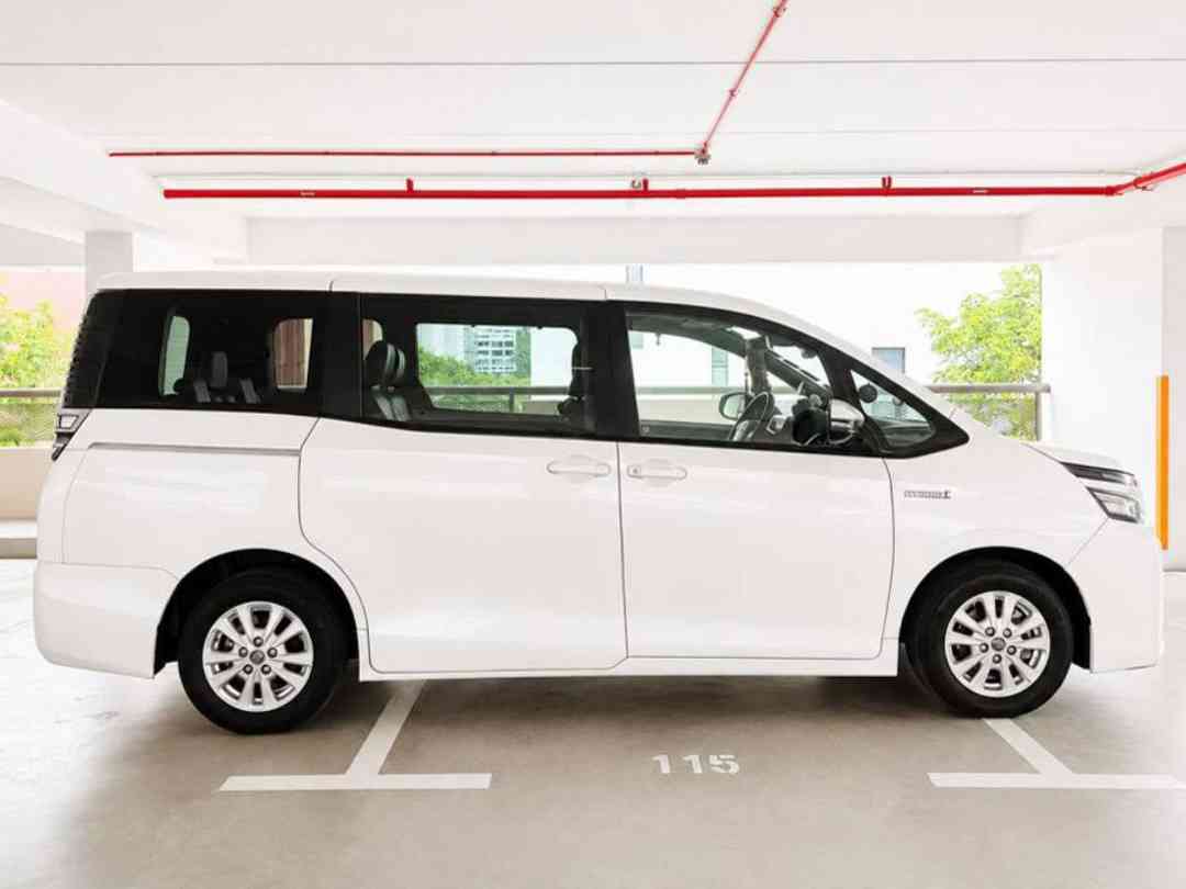 Toyota Voxy Hybrid 1.8 V (A) (Category: Used Cars) located in Singapore. Submitted by sgcarchoicewc (Listing ID 1455727153, Image 3). Description: Sales Contact: Casper Lim tel:90687290 .