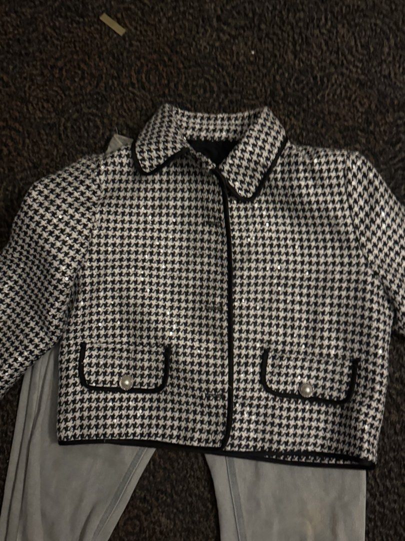 Tweed coat (Category: Coats, Jackets and Outerwear) located in San Jose del Monte. Submitted by idecluttermythings (Listing ID 1455814098, Image 1). Description: 1 missing button Really good thick fabric and has a double inner cloth .
