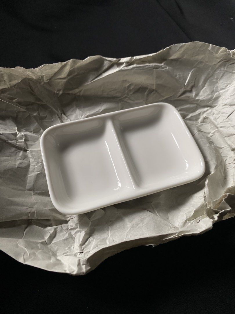 Two-slot ceramic palette for watercolor (Category: Craft Supplies & Tools) located in Taguig. Submitted by _rosiesells (Listing ID 1455755364, Image 1). Description: Ceramic two-slot palette for watercolor painting An extra piece I also have Daniel Smith watercolor set listed in my profile—a perfect pair 📍Taguig.