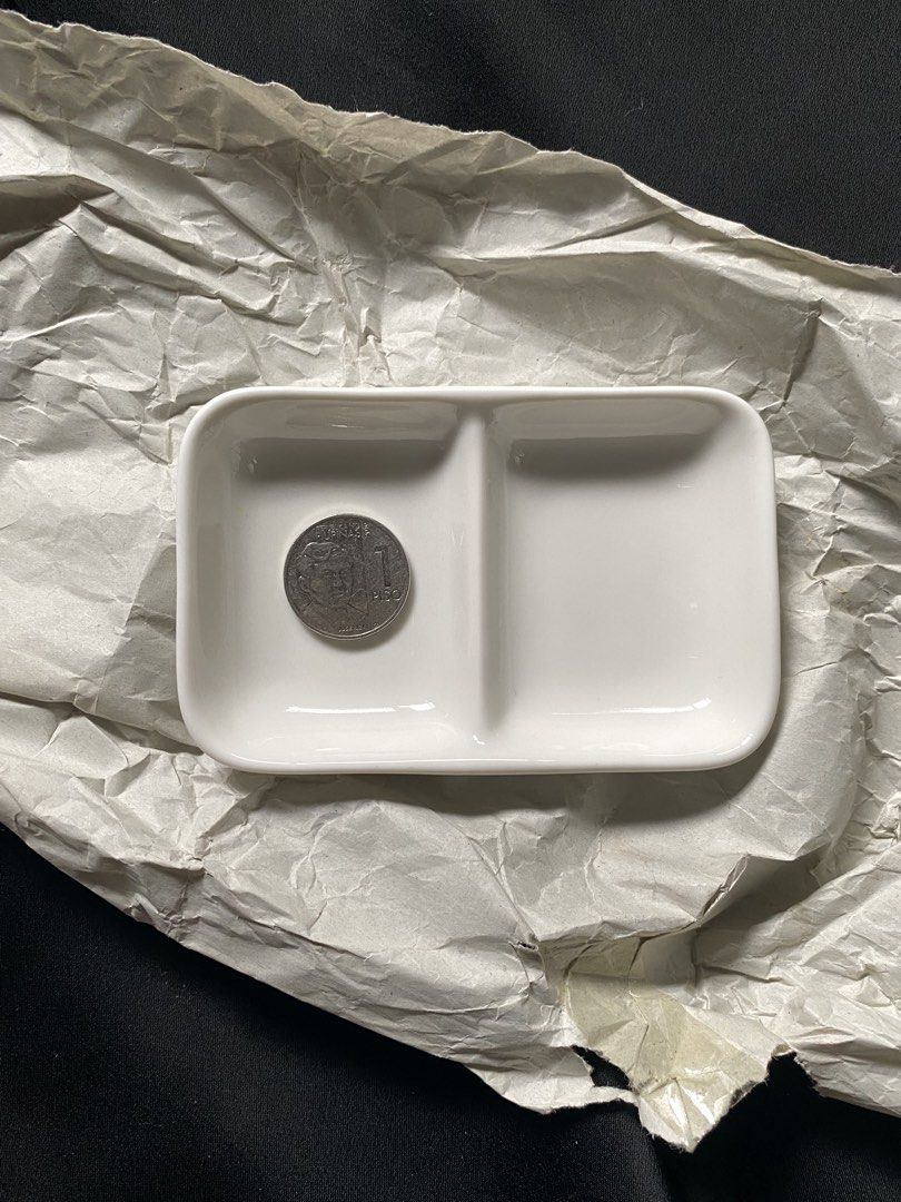 Two-slot ceramic palette for watercolor (Category: Craft Supplies & Tools) located in Taguig. Submitted by _rosiesells (Listing ID 1455755364, Image 2). Description: Ceramic two-slot palette for watercolor painting An extra piece I also have Daniel Smith watercolor set listed in my profile—a perfect pair 📍Taguig.