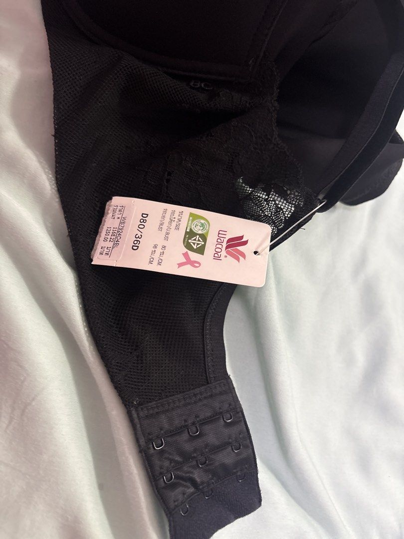 Underwired bra (Category: New Undergarments & Loungewear) located in Singapore. Submitted by maraschino (Listing ID 1455810821, Image 2). Description: - Brand: Wacoal - Type: Underwired Bra - Color: Black - Size: D80/36D - Condition: Excellent (like new) - Features: Lace detailing, comfortable support.
