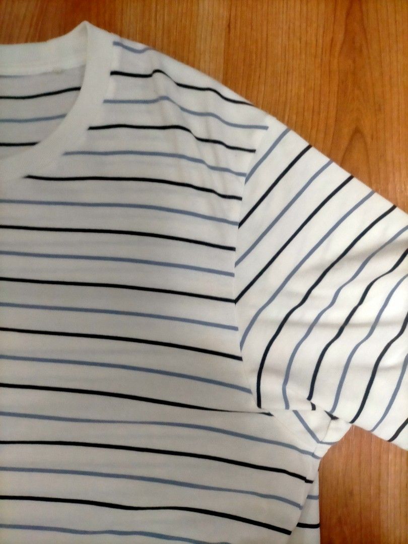 UNIQLO AIRISM SUPIMA (Category: Tshirts & Polo Shirts ) located in Angeles City. Submitted by luigids (Listing ID 1455828980, Image 2). Description: SIZE LARGE ISSUE: MAY MALIIT NA DOT ASA PIC.