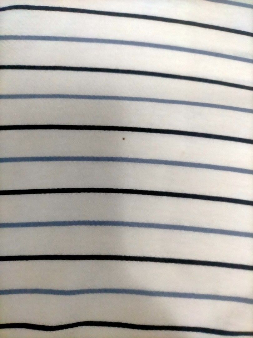 UNIQLO AIRISM SUPIMA (Category: Tshirts & Polo Shirts ) located in Angeles City. Submitted by luigids (Listing ID 1455828980, Image 3). Description: SIZE LARGE ISSUE: MAY MALIIT NA DOT ASA PIC.