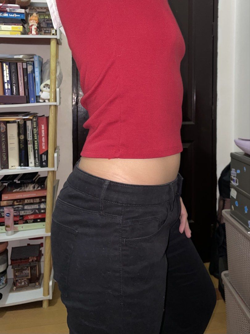 Uniqlo Low Waist Jeans (Category: Jeans) located in Manila. Submitted by declutteredbyalex (Listing ID 1455702223, Image 1). Description: - Uniqlo Low Waist Jeans - Never been worn; just kept in Storage - made of 98% Cotton and 2% spandex - Can fit small to medium frames RFS: Decluttering.