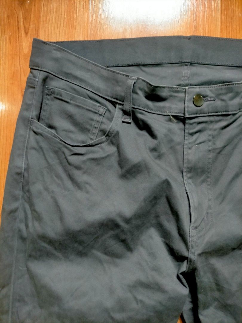 UNIQLO PANTS (Category: Chinos) located in Angeles City. Submitted by luigids (Listing ID 1455829635, Image 2). Description: SIZE XL NO ISSUE LIKE NEW.