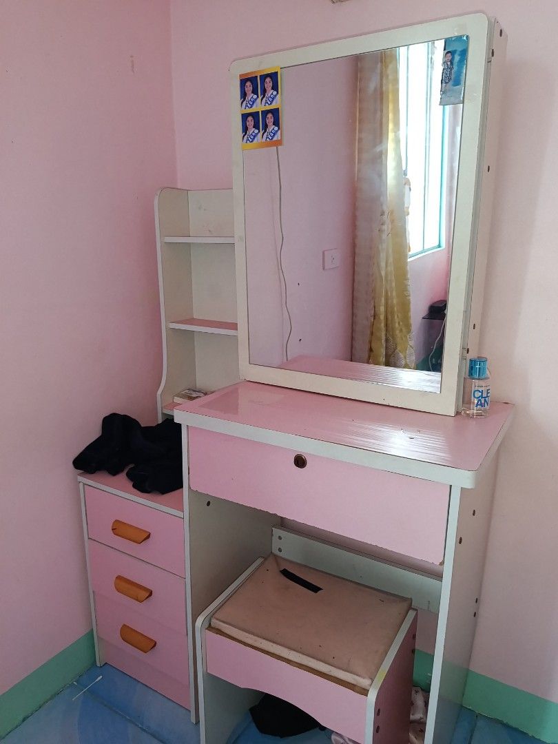 VANITY / MAKE UP TABLE (Category: Other Home Furniture) located in Cavite. Submitted by ejanecrosmar_08 (Listing ID 1455809617, Image 3). Description: Pm if interested, TY. ☺️.