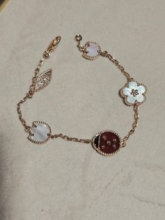 (Category: ) located in . Submitted by brandlover65 (Listing ID 1455835222, Image 1). Description: .