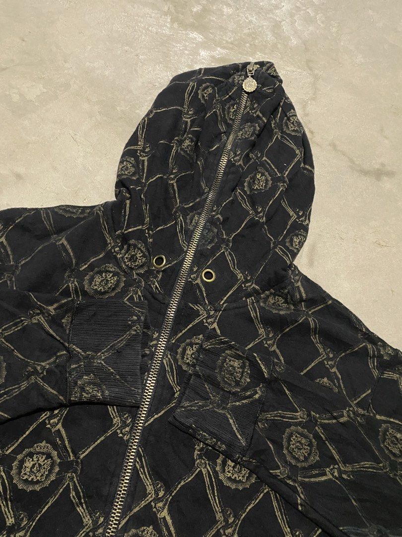 VOLCOM - “ZEE BONES” FULL ZIP JACKET (Category: Coats, Jackets and Outerwear) located in Naga. Submitted by junked_garments (Listing ID 1455757197, Image 3). Description: VOLCOM - “ZEE BONES” FULL ZIP JACKET CONDITION: EXCELLENT COLOR RATE: 9/10 ISSUE: CHECK LAST PIC / NEED WASH WIDTH 22” / LENGTH 28” DM ME TO PURCHASE!.