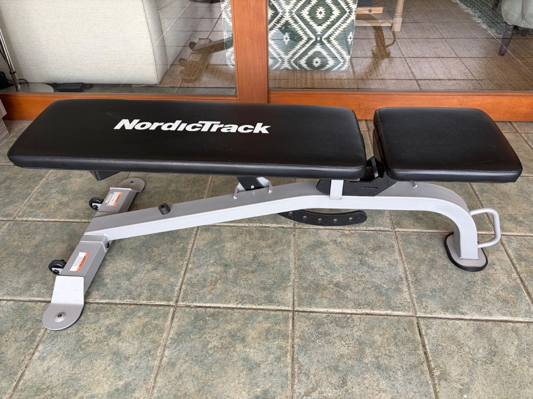 Weights bench (Category: Weights & Dumbbells) located in Singapore. Submitted by vastwolf_d29079 (Listing ID 1455713967, Image 2). Description: NordicTrack adjustable weights bench, great condition .