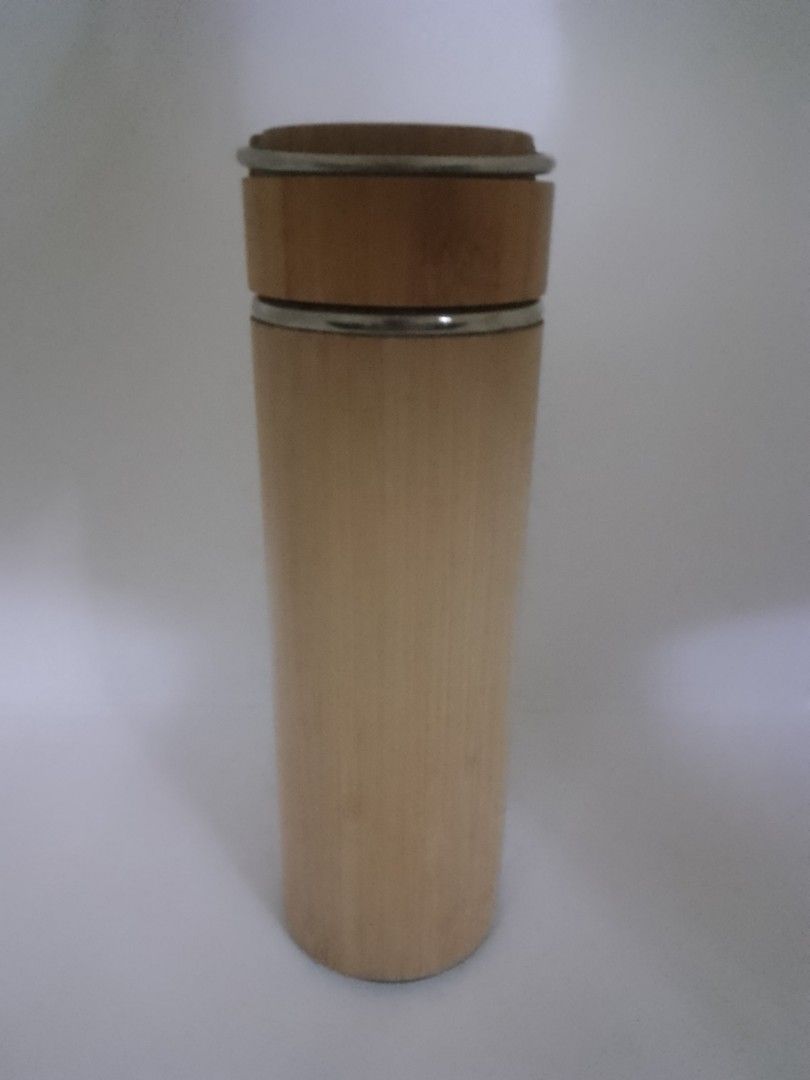 Wooden Thermos Flask (Category: Water Bottles & Tumblers) located in Paranaque City. Submitted by daleshop (Listing ID 1455685407, Image 1). Description: - Stainless steel cap and interior - Keeps drinks hot or cold for hours - Simple and elegant design - Ideal for travel, work, or daily use MOP: Gcash, Paymaya or BPI NOTE! Real buyers only and no to scammers SURE BUYER ONLY!.