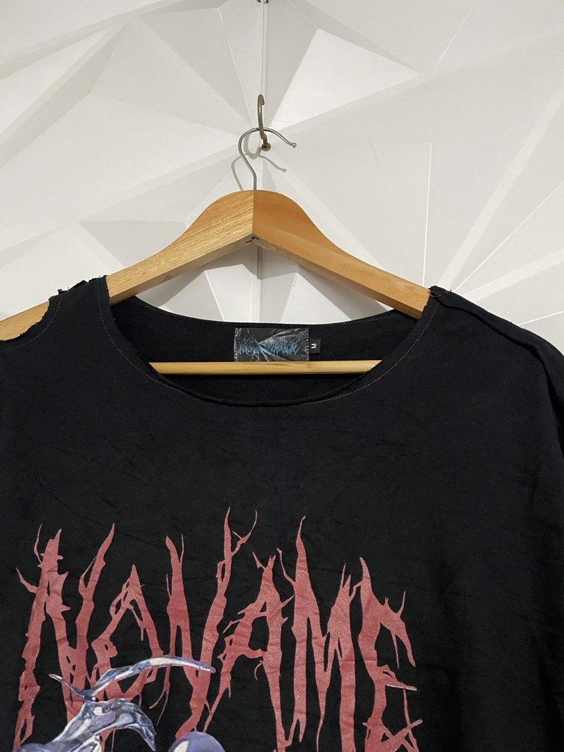 Y2k Inspired long-sleeve tee features a distressed collar cut-out (Category: Coats, Jackets and Outerwear) located in Cabuyao City. Submitted by ParadisethriftedPh (Listing ID 1455850219, Image 3). Description: Cr: 9.5/10 Dimensions W: 21 L: 27.