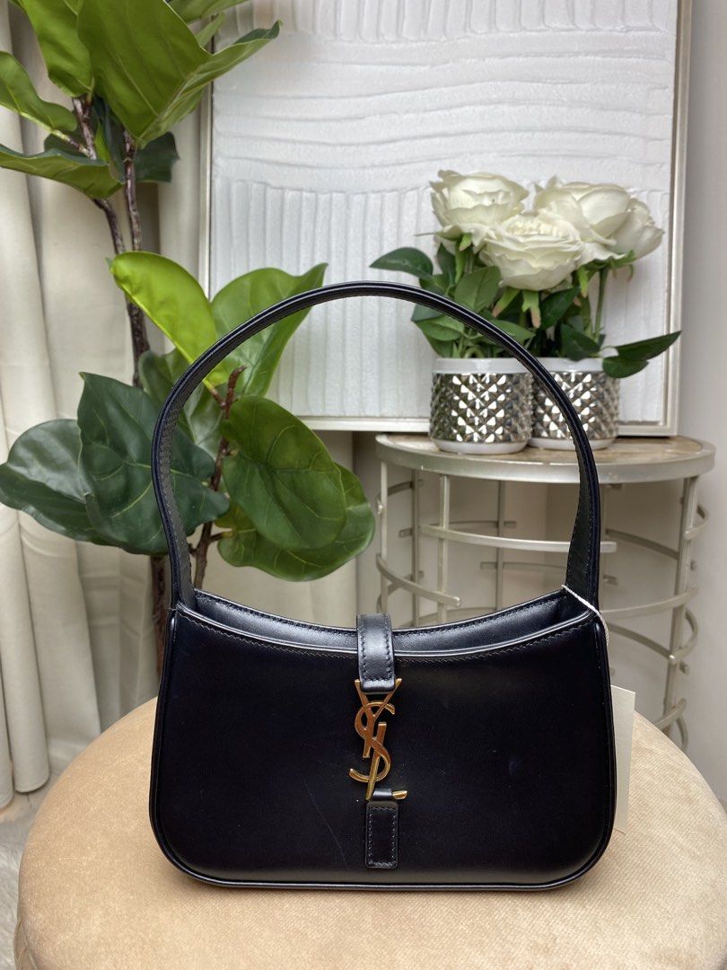 Ysl Le 5 and 7 (Category: Luxury Bags & Wallets) located in Iloilo. Submitted by eliseohana (Listing ID 1361416814, Image 1). Description: .
