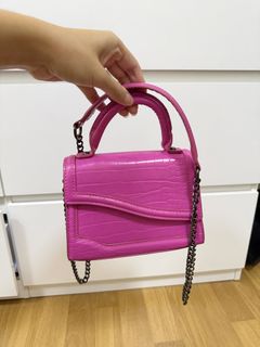 (Category: ) located in . Submitted by goodbyeeewardrobe (Listing ID 1455817642, Image 1). Description: .