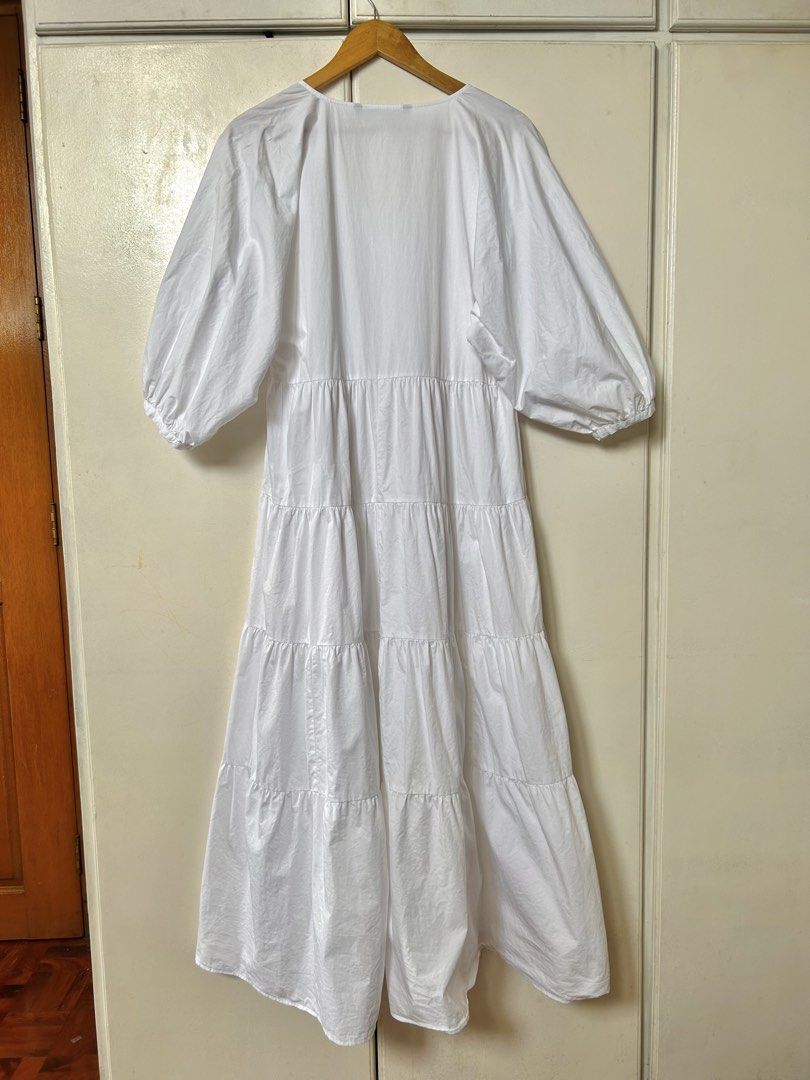 ZARA White Cotton Maxi Dress (Category: Dresses) located in Quezon City. Submitted by yuilee_ (Listing ID 1455712806, Image 3). Description: Negotiable! XS but has a loose fit. Original price was P4,500 and used twice only :).